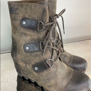 SOREL Joan of Arctic Wedge Mid Boots